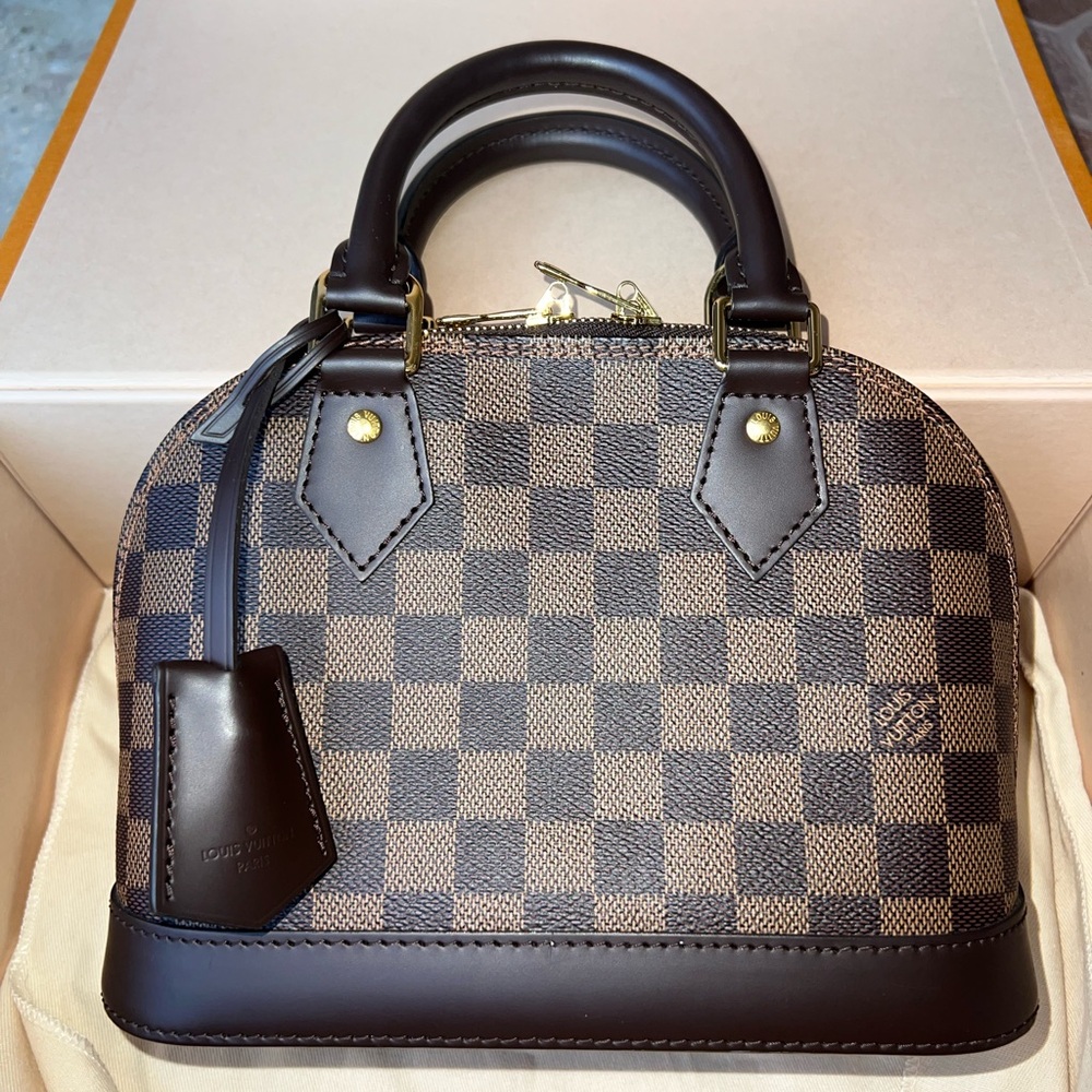 Louis vuitton Alma BB Box Included